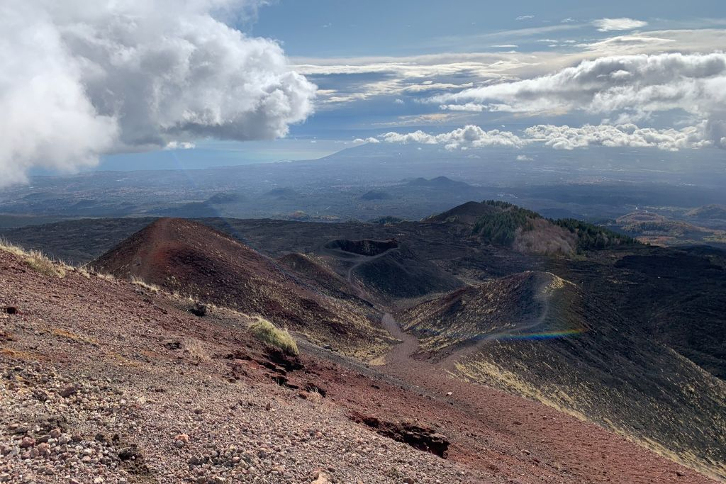 Monte Etna: Tour in jeep, Monte Sartorius + Grotta dei Ladri