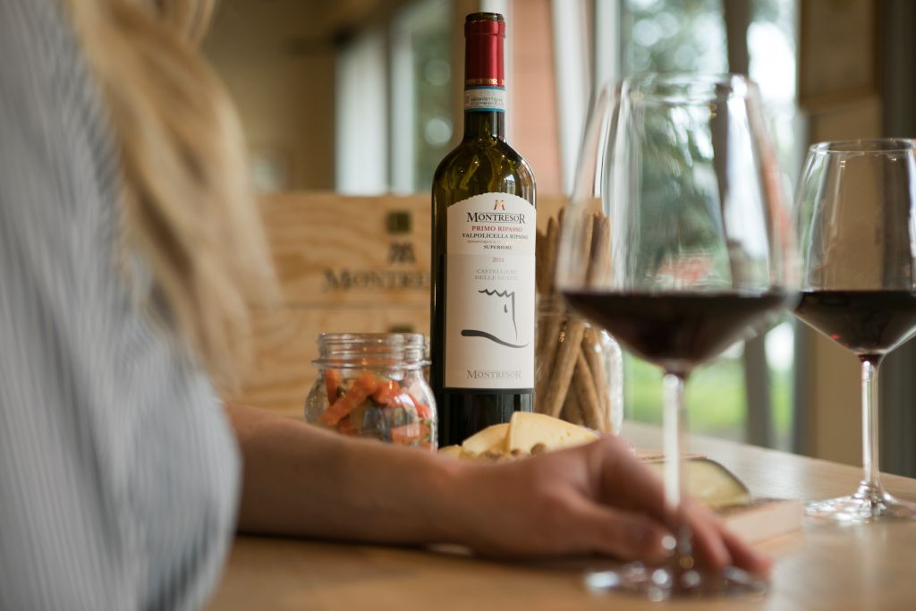 Esperienza di vino Amarone presso la Cantina Montresor