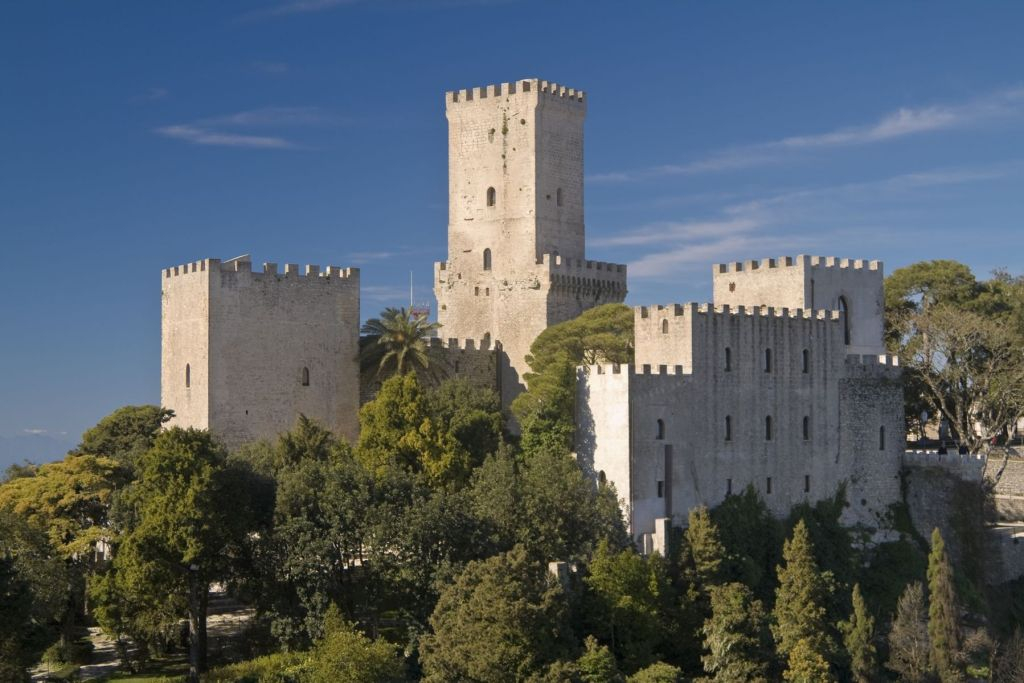 Desde Palermo: Excursión de un día a Erice + Comida siciliana + Degustación de granizados + Ruta de la Sal