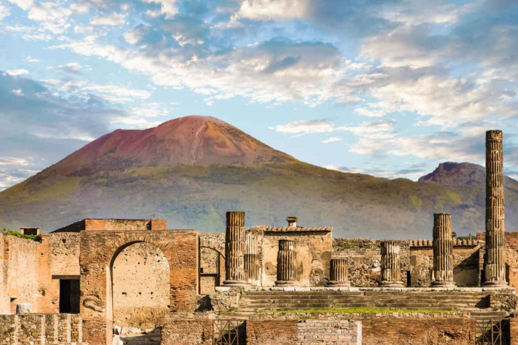 Pompeii: Train Transfer from/to Herculaneum
