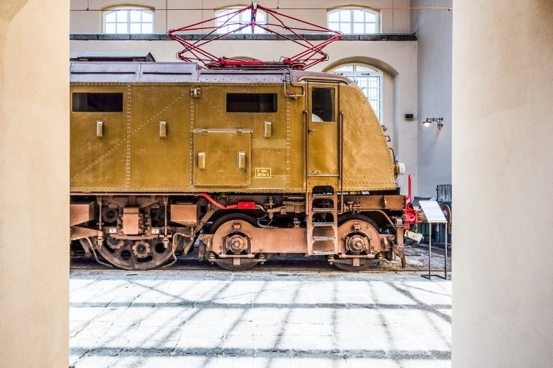 Pietrarsa Railway Museum: Transport from Naples + Entry Ticket + Guided Tour