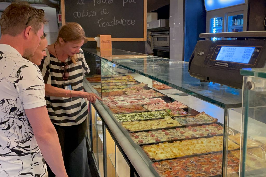 Rome: Food Tastings + Trastevere and Jewish Ghetto Guided Tour