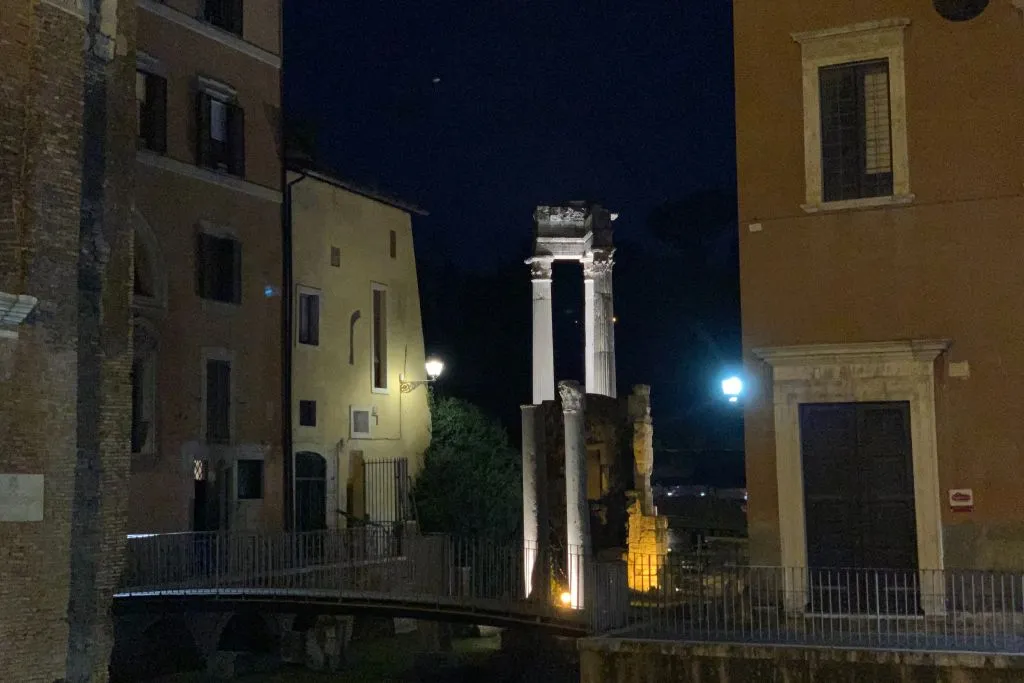 Rome: Food Tastings + Trastevere and Jewish Ghetto Guided Tour