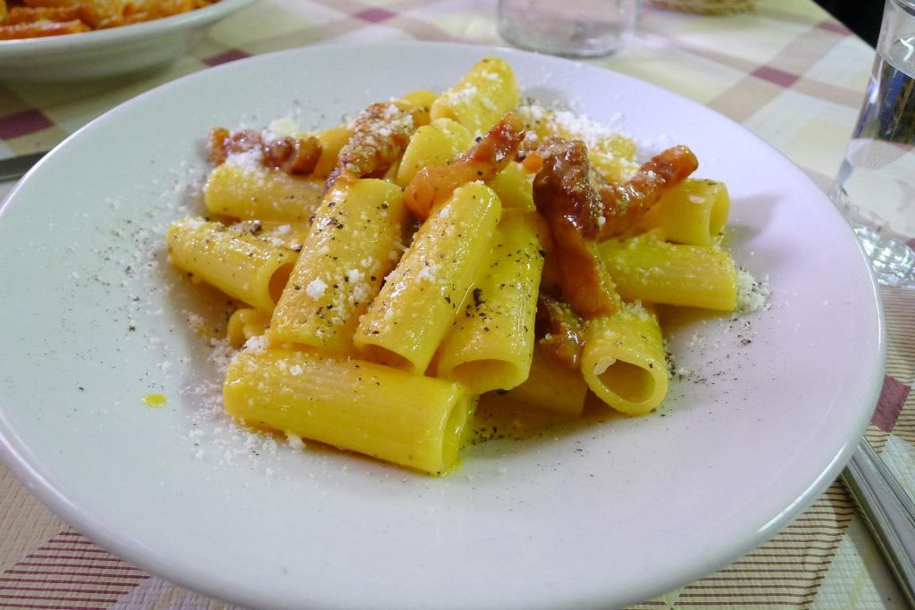 Rome: Food Tastings + Trastevere and Jewish Ghetto Guided Tour