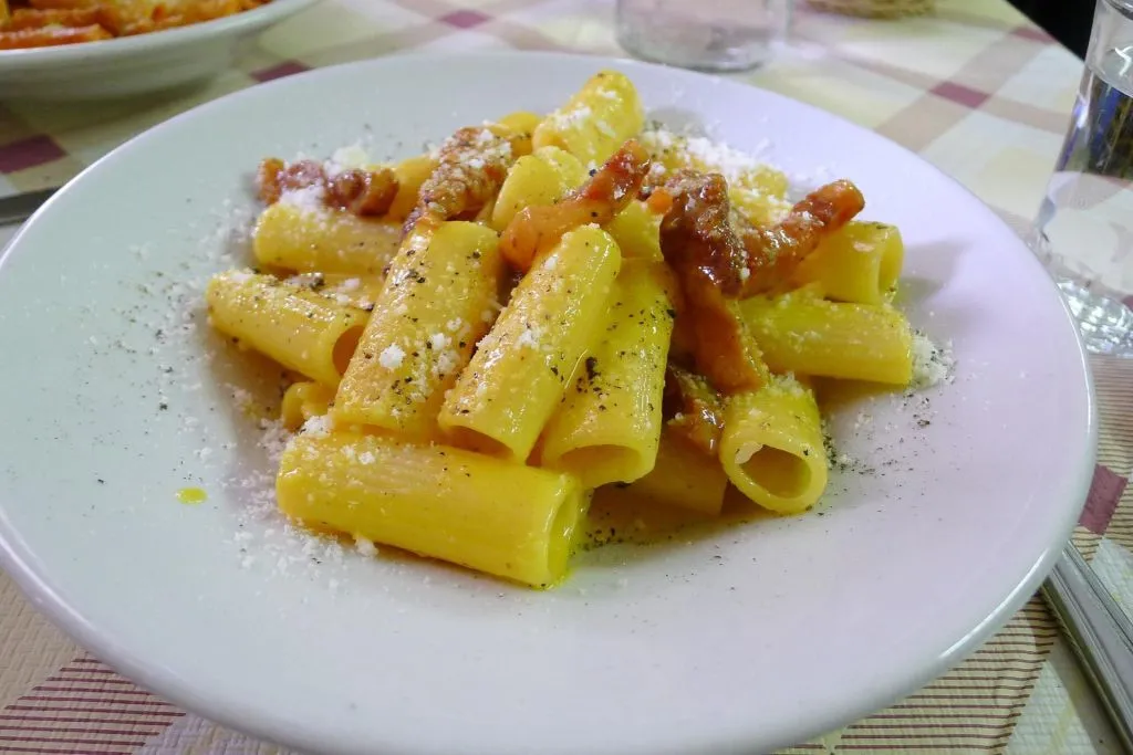 Rome: Food Tastings + Trastevere and Jewish Ghetto Guided Tour