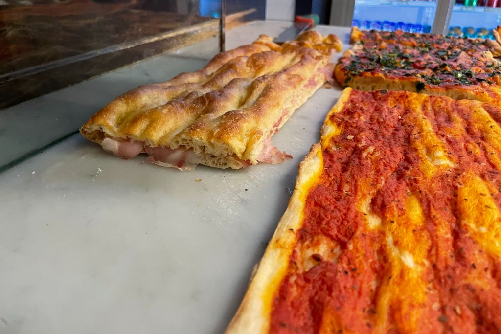 Rome: Food Tastings + Trastevere and Jewish Ghetto Guided Tour