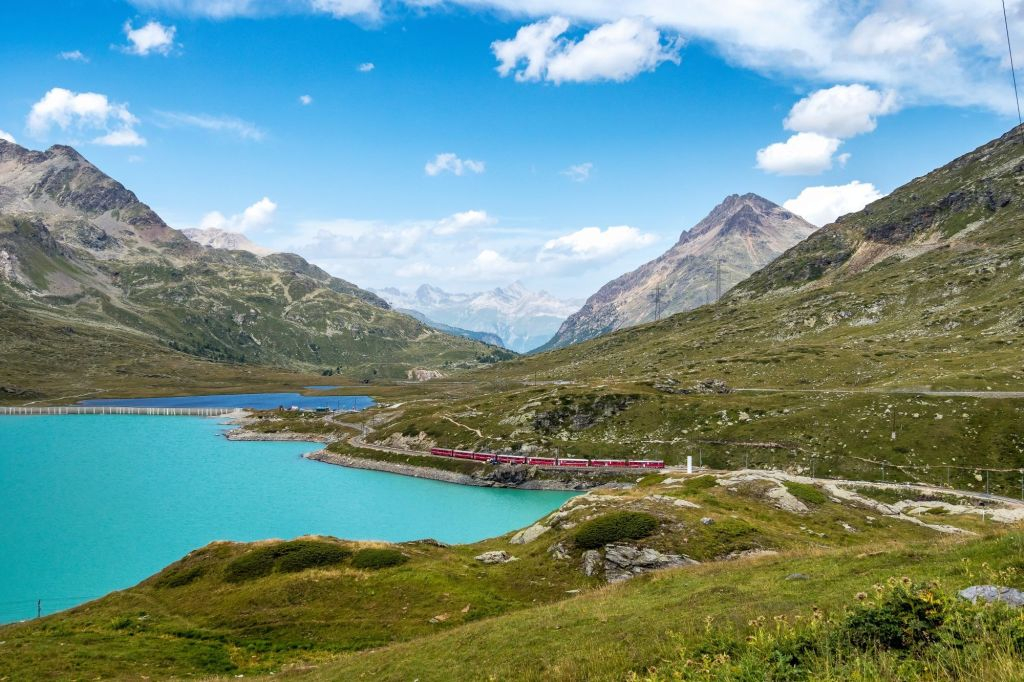 Esperienza del Trenino Rosso del Bernina da Milano