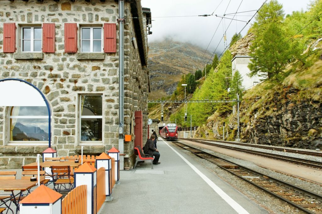 Esperienza del Trenino Rosso del Bernina da Milano