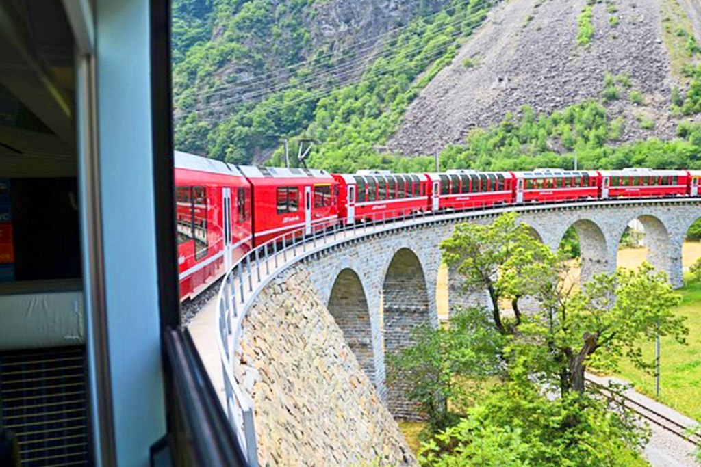 Esperienza del Trenino Rosso del Bernina da Milano