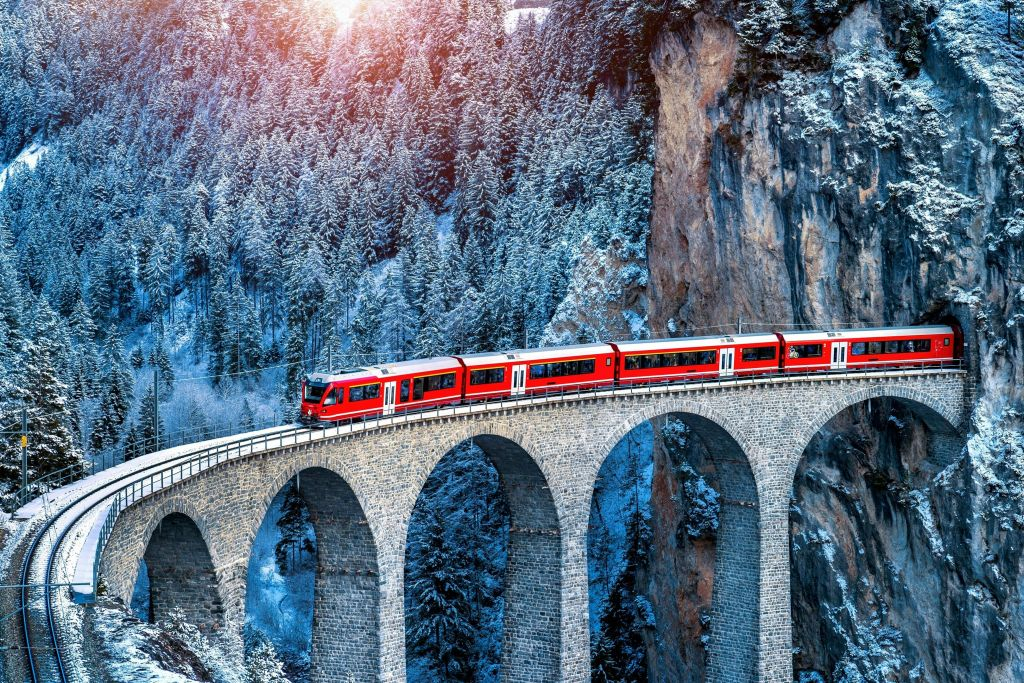 Esperienza del Trenino Rosso del Bernina da Milano