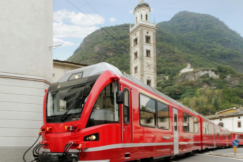 Esperienza del Trenino Rosso del Bernina da Milano