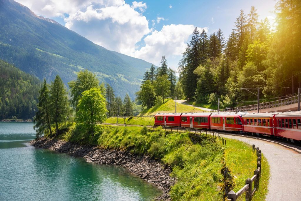 Esperienza del Trenino Rosso del Bernina da Milano