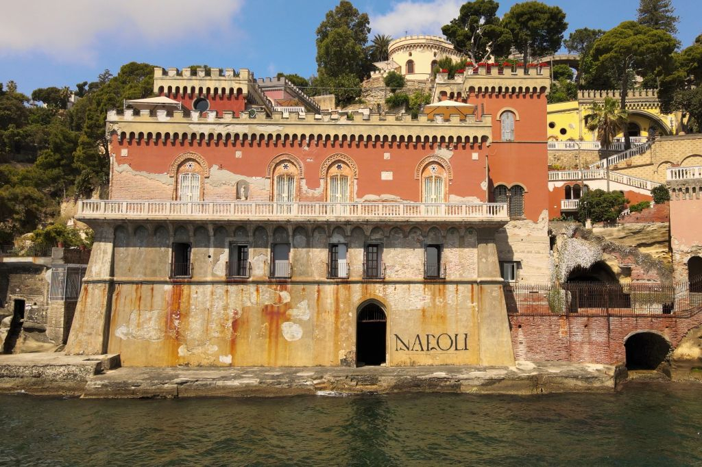 Naples: Castel dell'Ovo Boat Tour