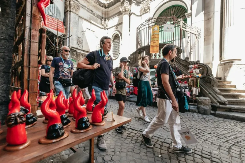 Naples: Walking City Tour + Pizza