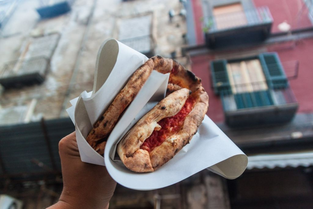 Naples: Walking City Tour + Pizza