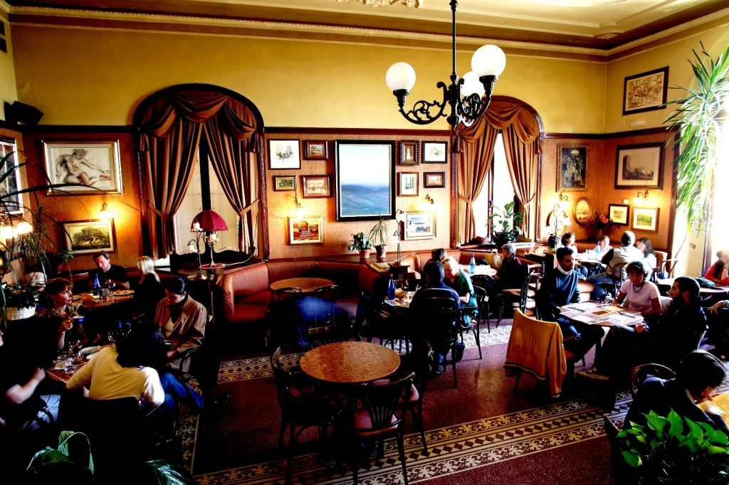 Termas de Chianciano: Día de Spa + Degustación de Pastelería o Aperitivo en un Café Histórico