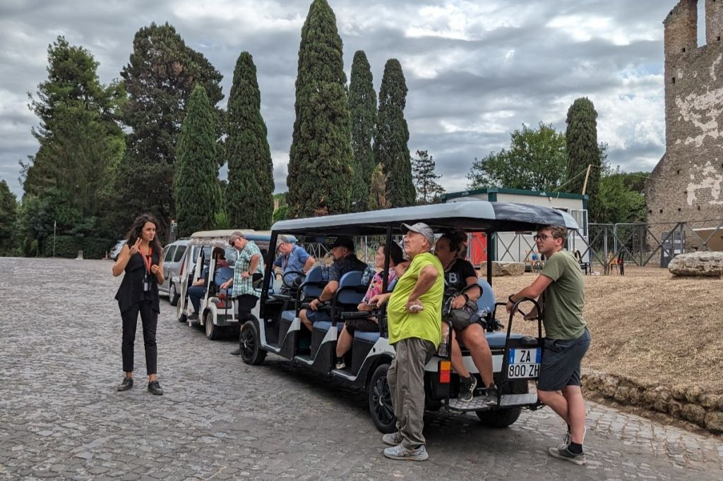 Roma: Alquiler de carro de golf en la Vía Apia con conductor