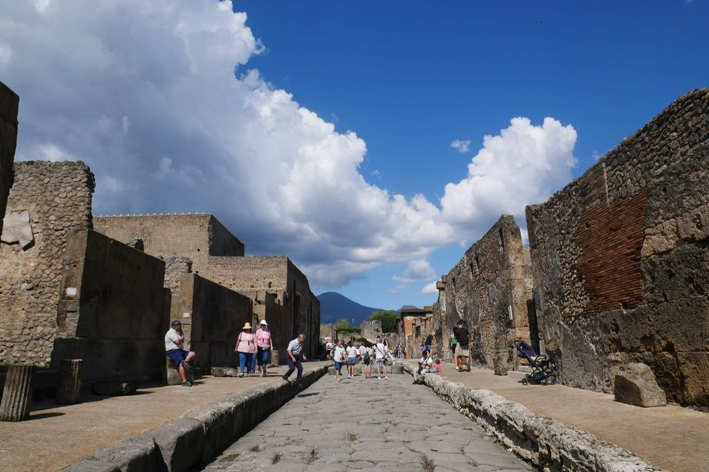 Amalfi Coast, Sorrento & Pompei: Entry Ticket + Rountrip From Naples