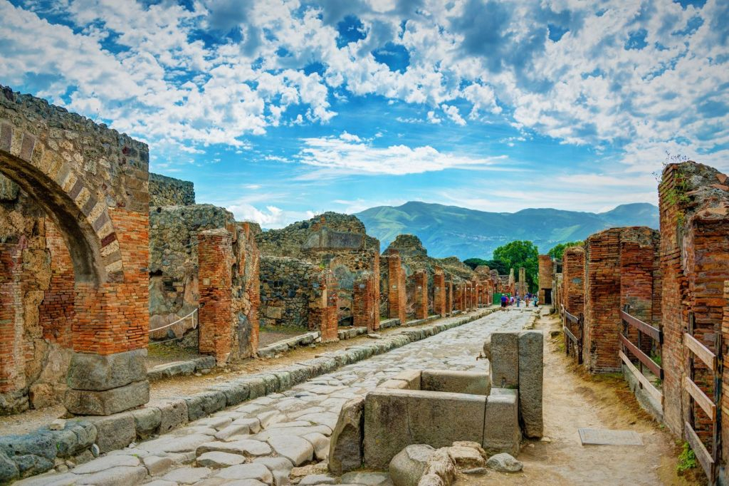 Amalfi Coast, Sorrento & Pompei: Entry Ticket + Rountrip From Naples