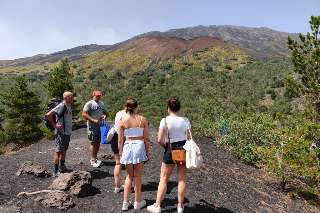 Monte Etna: Tour di trekking da Taormina + pranzo