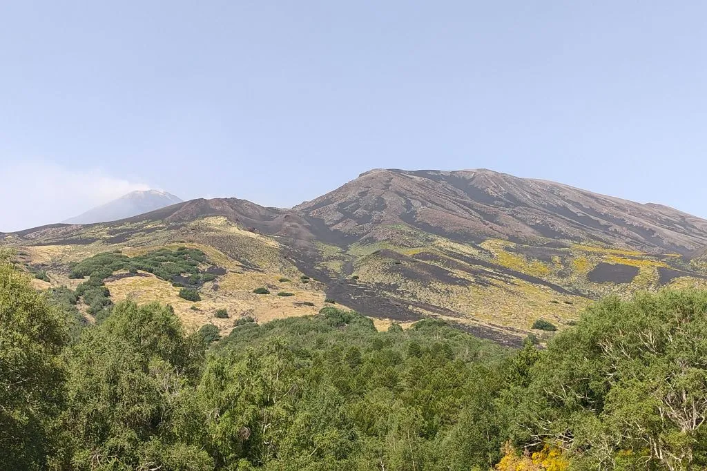 Monte Etna: Tour di trekking da Taormina + pranzo