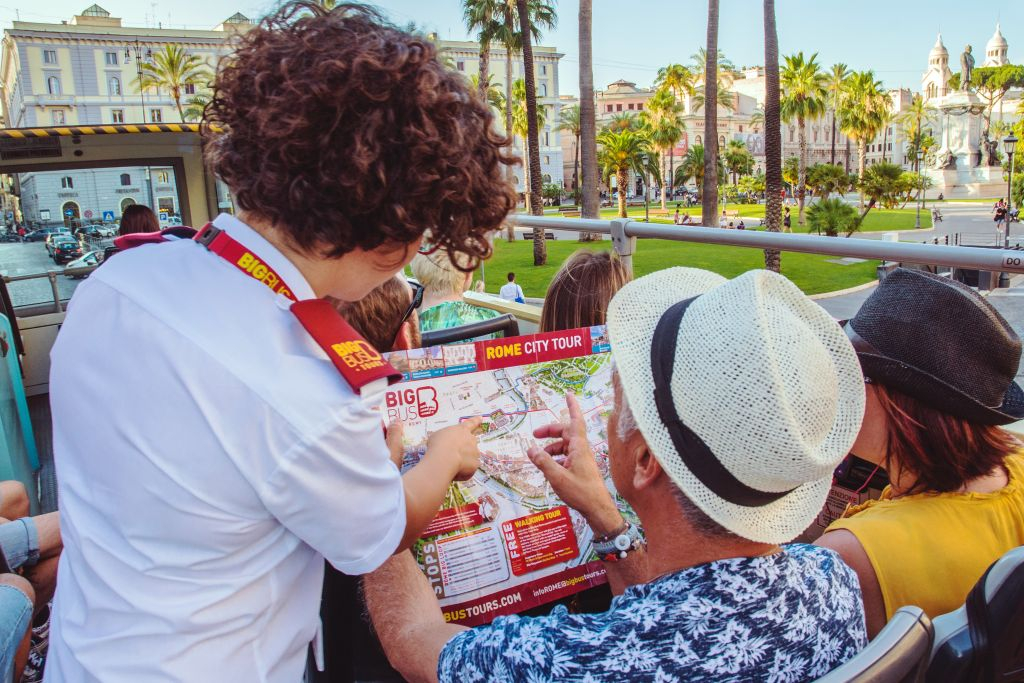 Rome: Hop-on Hop-off Bus Tour + Civitavecchia Cruise Port Transfer