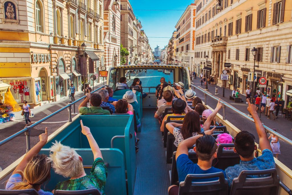 Rome: Hop-on Hop-off Bus Tour + Civitavecchia Cruise Port Transfer