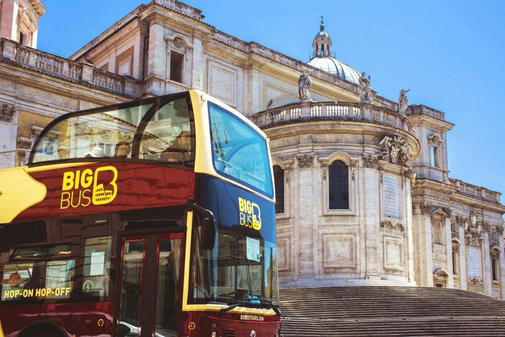 Rome: Hop-on Hop-off Bus Tour + Civitavecchia Cruise Port Transfer