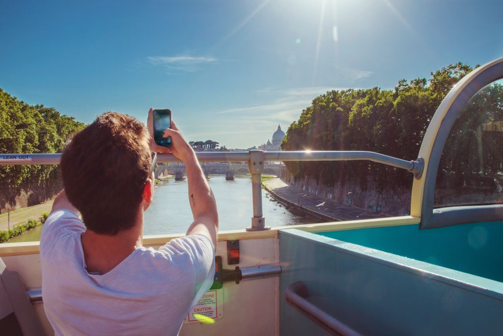 Rome: Hop-on Hop-off Bus Tour + Civitavecchia Cruise Port Transfer