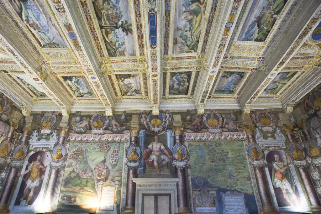 Palazzo dei Priori: Salta la fila