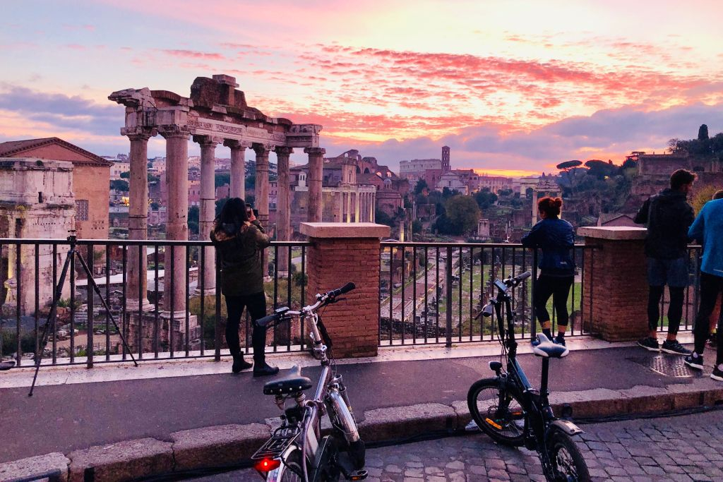 Roma: Passeio de E-Bike ao nascer do sol + café da manhã italiano