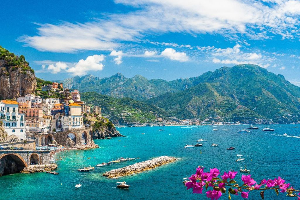 Amalfi Coast & Positano: Roundtrip from Naples