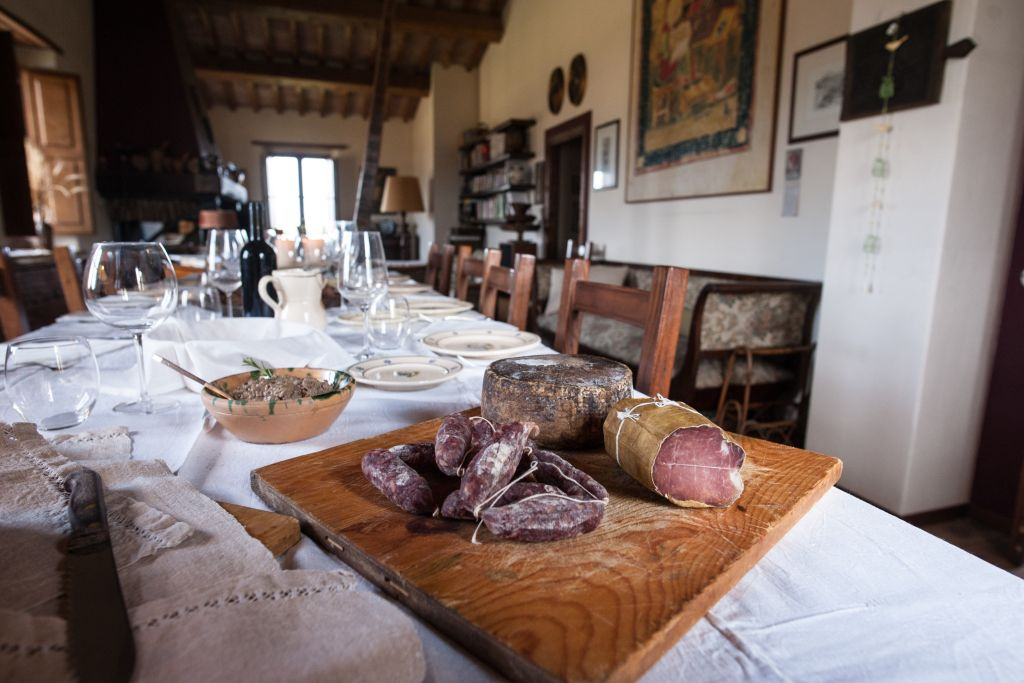 Milano: Tour del mercato ed esperienza culinaria a casa di un locale