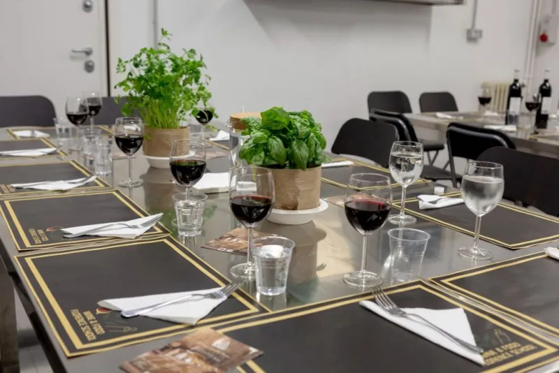 Florence: Fresh Pasta and Tiramisu Cooking Class