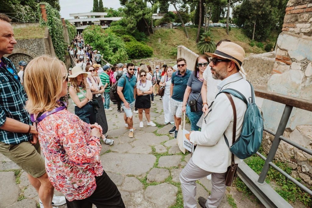 Pompeii & Herculaneum: Skip The Line Ticket + Guided Day Trip from Naples