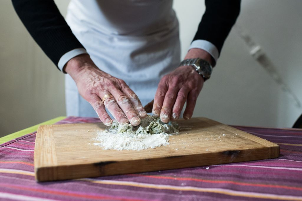 Florence: Market Tour & Cooking Class at Local's Home