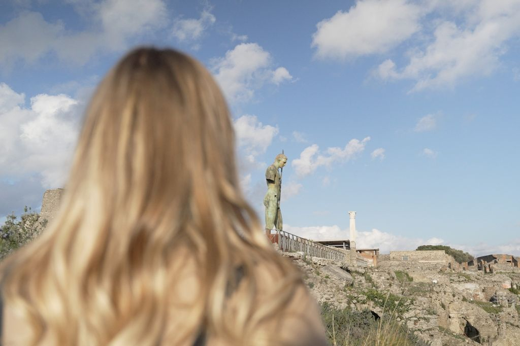 Pompeii: Guided Tour + Roundtrip by Train from Naples