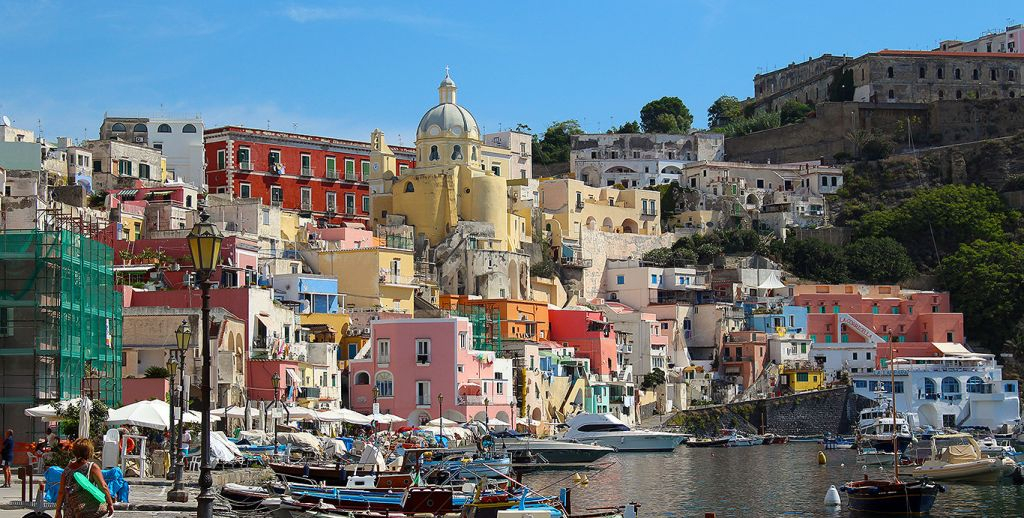 Procida Island: Day Tour from Naples with Lunch