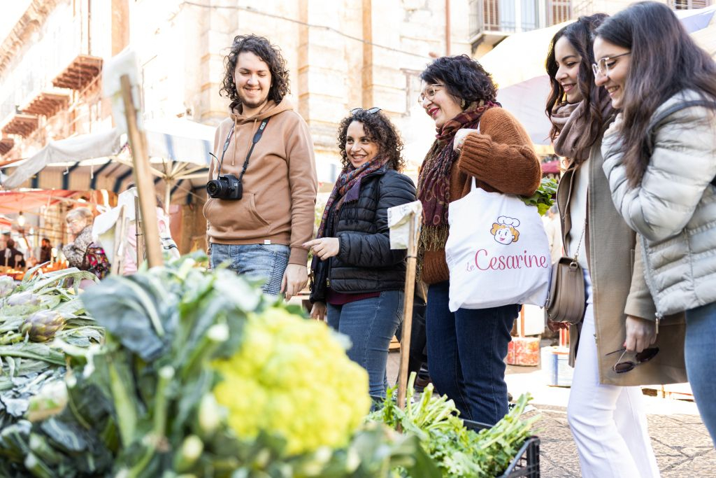 Rome: Market Tour + Dining Experience at Local's Home