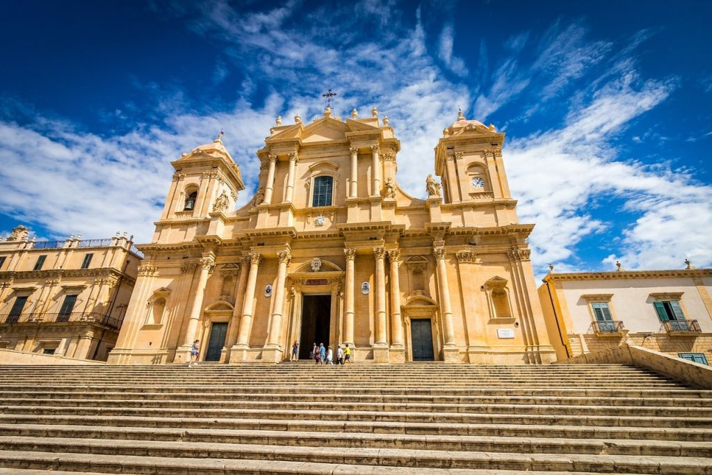 Catane, Syracuse et Ortigia : Excursion d'une journée depuis Taormina + déjeuner
