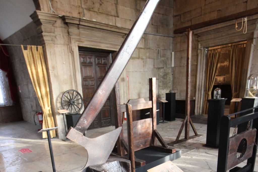 Venice in the Middle Ages: Documents and Torture Instruments