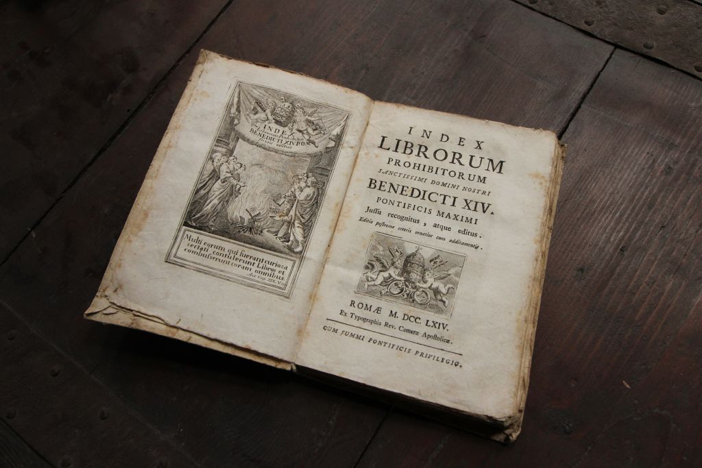 Venice in the Middle Ages: Documents and Torture Instruments