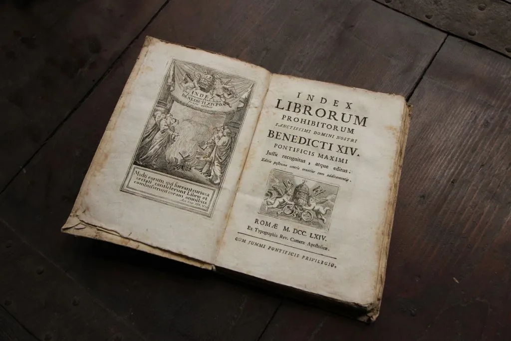 Venice in the Middle Ages: Documents and Torture Instruments