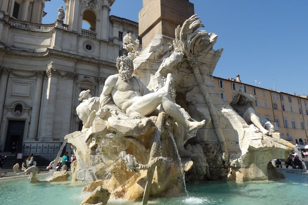 Rome: Famous Squares and Fountains Walking Tour