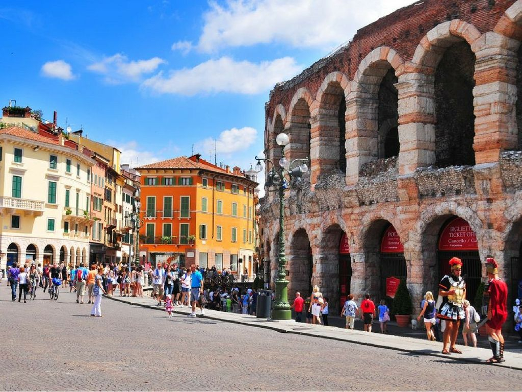 Verona e Lago di Garda: Gita in Giornata da Milano