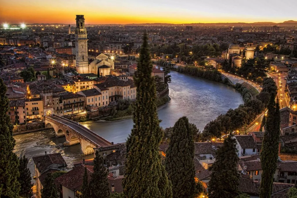 Verona e Lago di Garda: Gita in Giornata da Milano