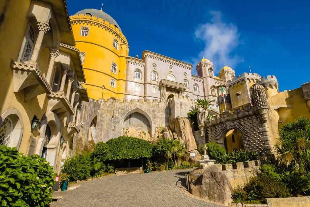 Lisboa Card: Access up to 51 Attractions + Public Transportation