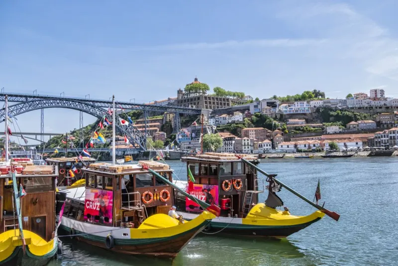 Six Bridges Cruise from Cais da Ribeira