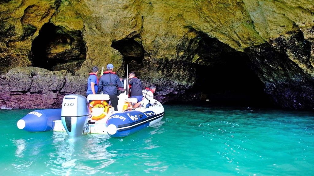 Benagil et la côte : Circuit complet des grottes en bateau depuis Portimão