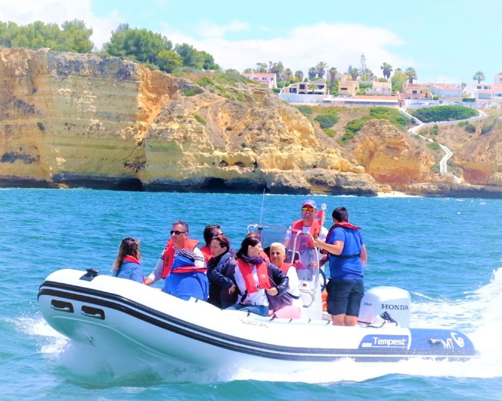 Benagil et la côte : Circuit complet des grottes en bateau depuis Portimão